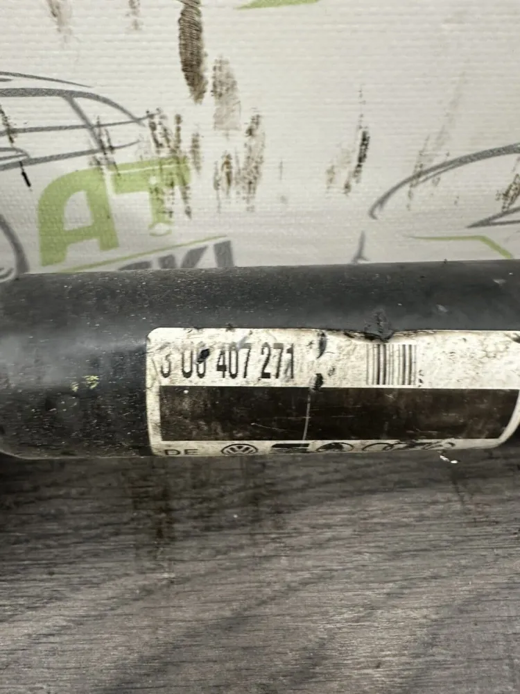 3U0407271 Antriebswelle Vorne Links Skoda Superb 2.0 BSS Modell