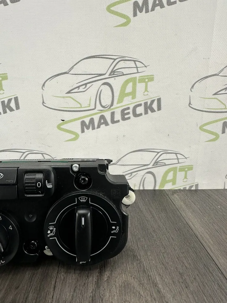 5M1820045A VW Tiguan Klimabedienteil CLIMATIC Mit SHZ- 5M1 820 045