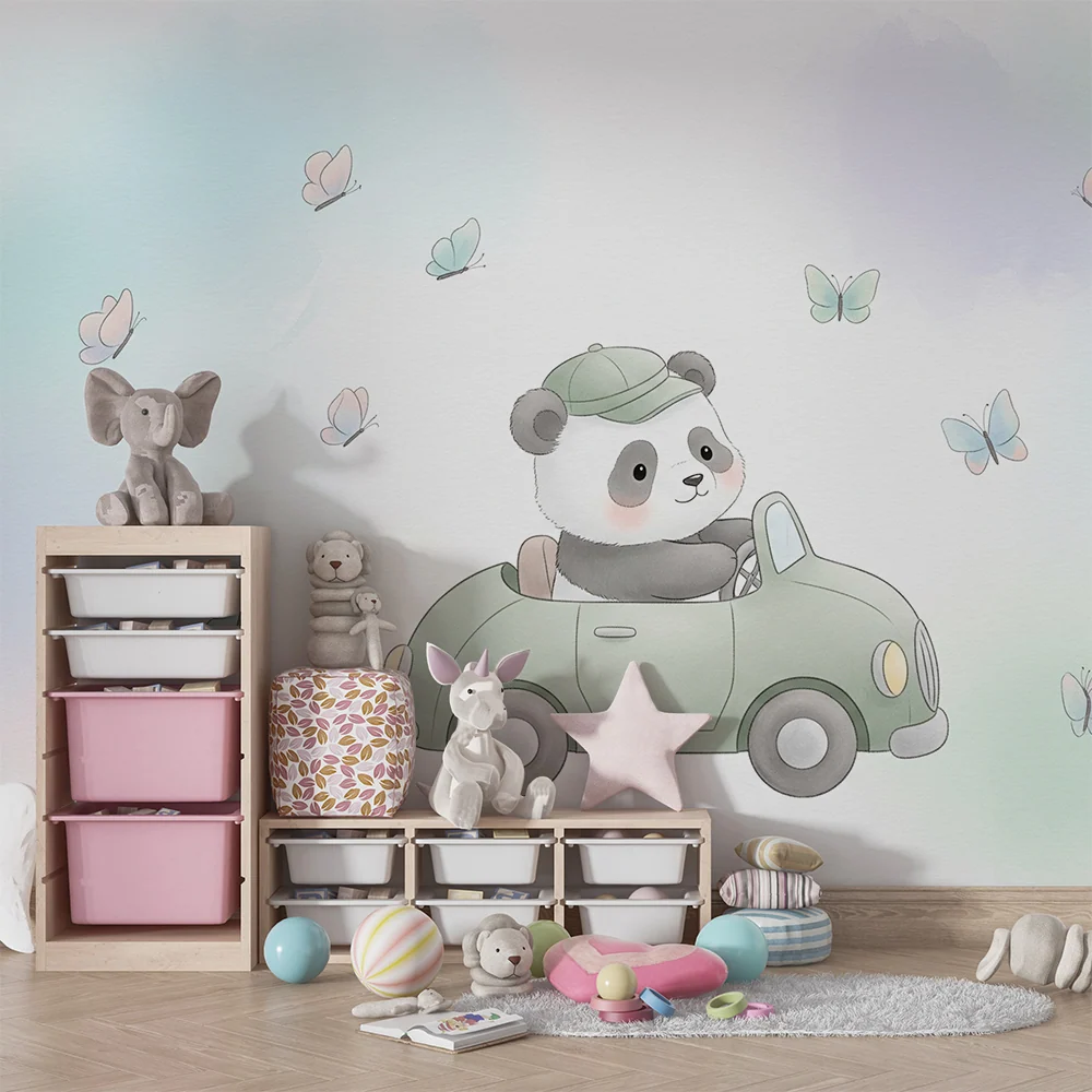Babyzimmer Tapete | Niedlicher Panda im Auto mit Schmetterlingen