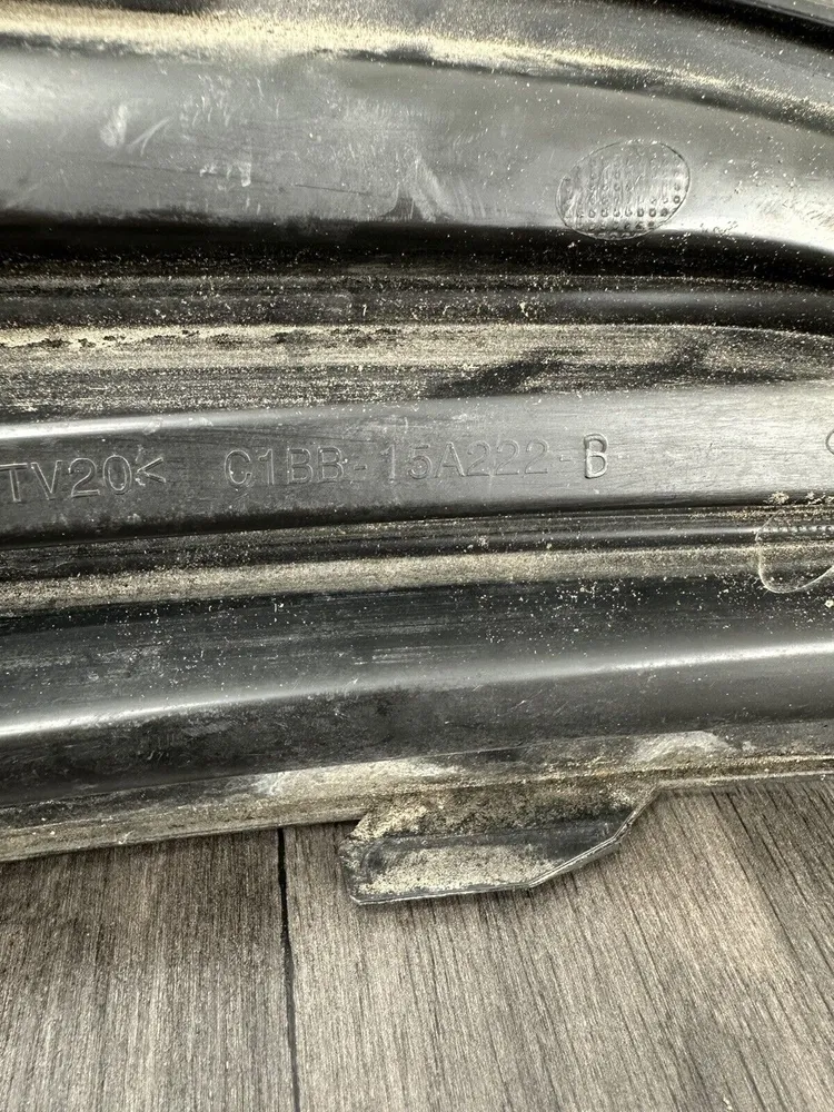 C1BB-15A222-B Stoßstange Gitter Blende Links Ford Fiesta VI Ja8 Modell