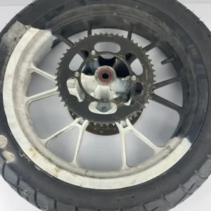 hintere Gussfelge mit Reifen, Derbi/Aprilia/Gilera ab 2011, 130/70-17, 15mm Achsdurchmesser