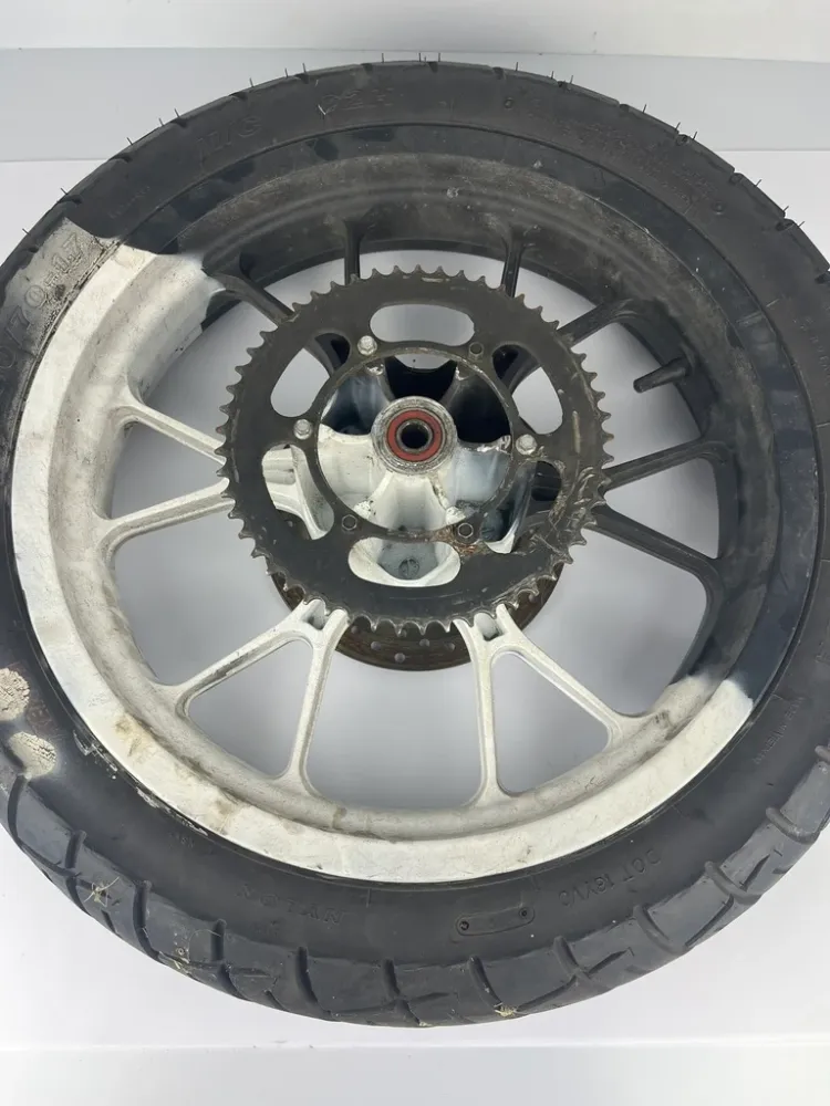 hintere Gussfelge mit Reifen, Derbi/Aprilia/Gilera ab 2011, 130/70-17, 15mm Achsdurchmesser