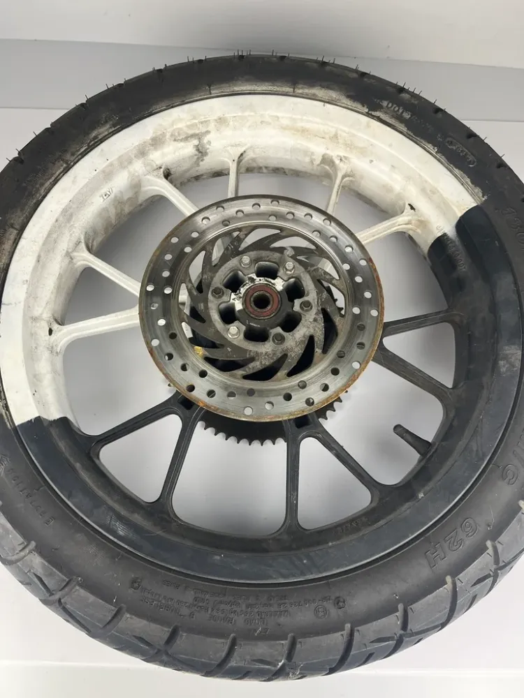 hintere Gussfelge mit Reifen, Derbi/Aprilia/Gilera ab 2011, 130/70-17, 15mm Achsdurchmesser