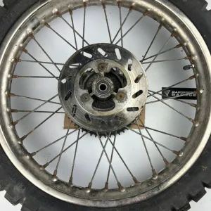 hintere Speichenfelge mit Stollenreifen, Derbi/Aprilia/Gilera, 110/80-18, 12mm Achsdurchmesser