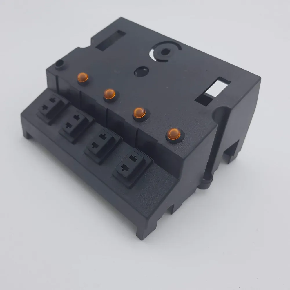 Maske mit altem Kaffee Dashboard Rom 4 Ariete Switches