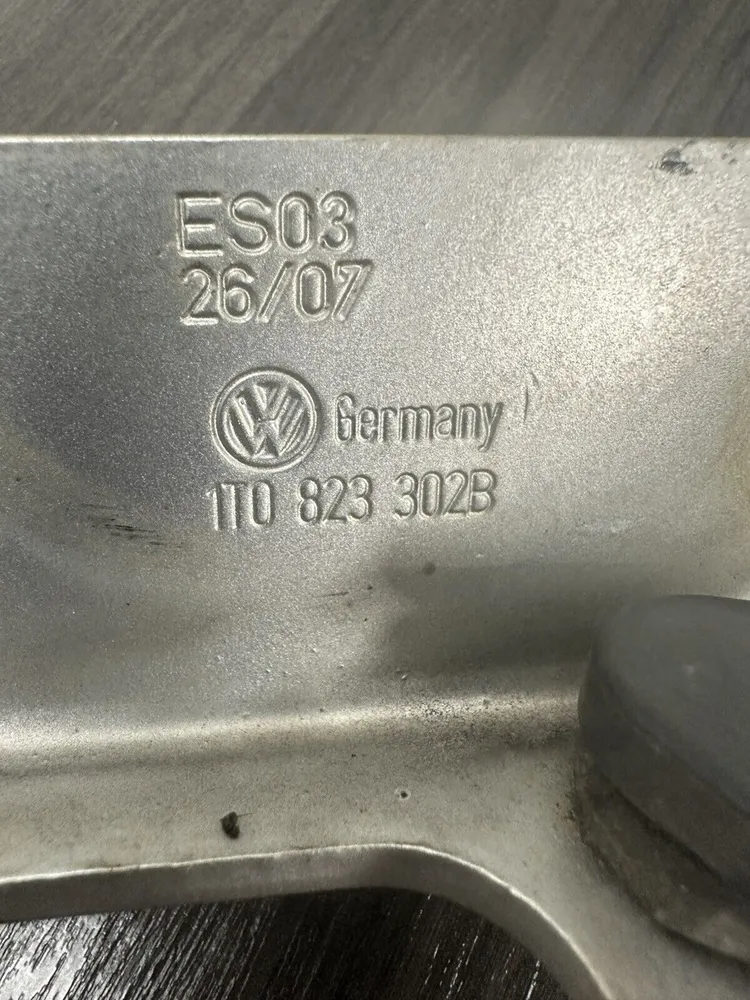 Motorhauben Scharniere Links Rechts VW Touran 1T Modell 1T0823301B 1T0823302B