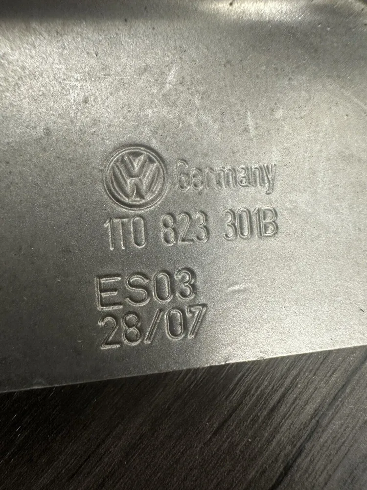 Motorhauben Scharniere Links Rechts VW Touran 1T Modell 1T0823301B 1T0823302B