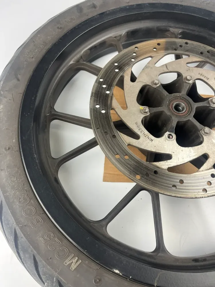 vordere Gussfelge mit Reifen, Derbi/Aprilia ab 2011, 100/80-17, 15mm Achsdurchmesser