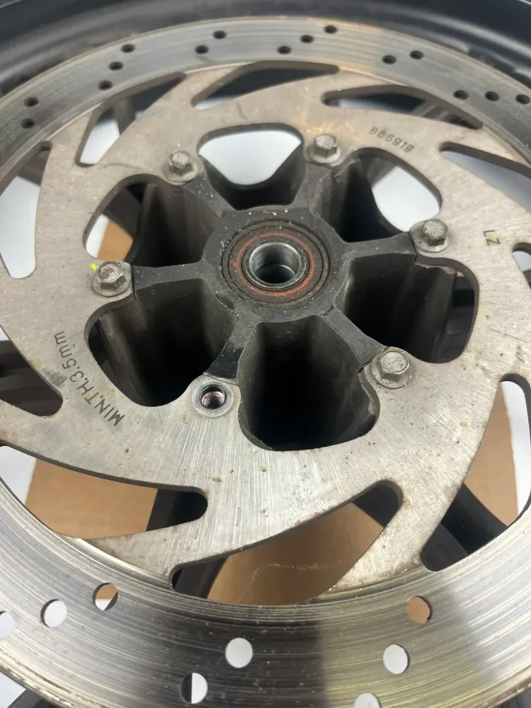 vordere Gussfelge mit Reifen, Derbi/Aprilia ab 2011, 100/80-17, 15mm Achsdurchmesser