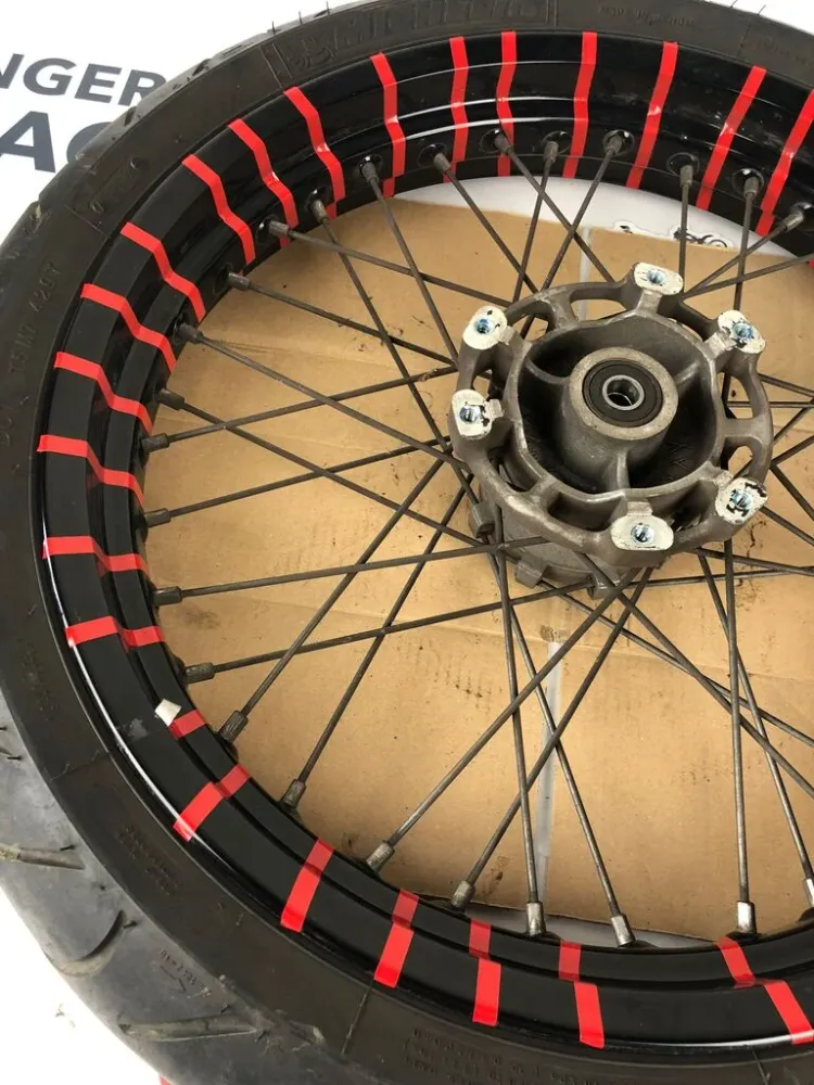 vordere Speichenfelge mit Reifen, Derbi/Aprilia/Gilera, 100/80-17, 12mm Achsdurchmesser