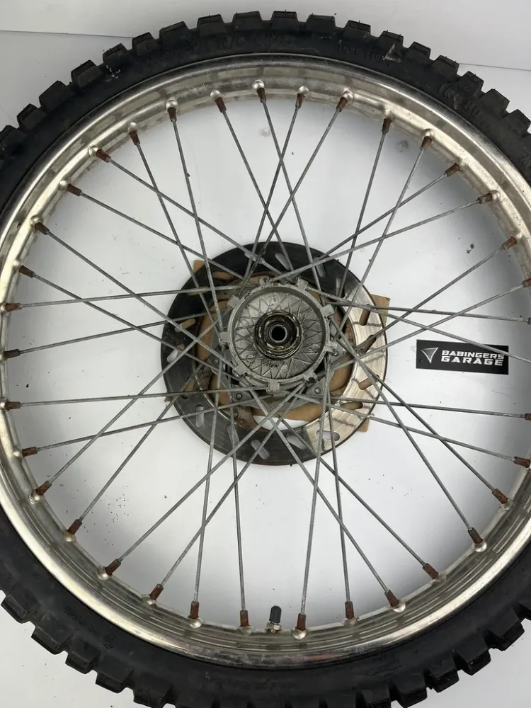 vordere Speichenfelge mit Stollenreifen, Derbi/Aprilia/Gilera, 80/90-21, 12mm Achsdurchmesser