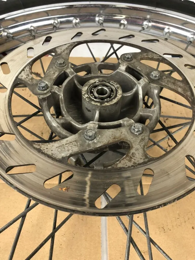 vordere Speichenfelge mit Stollenreifen, Derbi/Aprilia/Gilera, 80/90-21, 12mm Achsdurchmesser