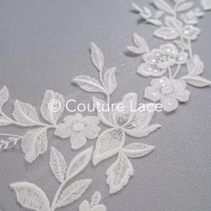 Brautspitze Borte mit Pailletten/ Spitzenborte off-white/ Braut Spitzenborte/ Spitzenborte für Brautkleid// T24-018