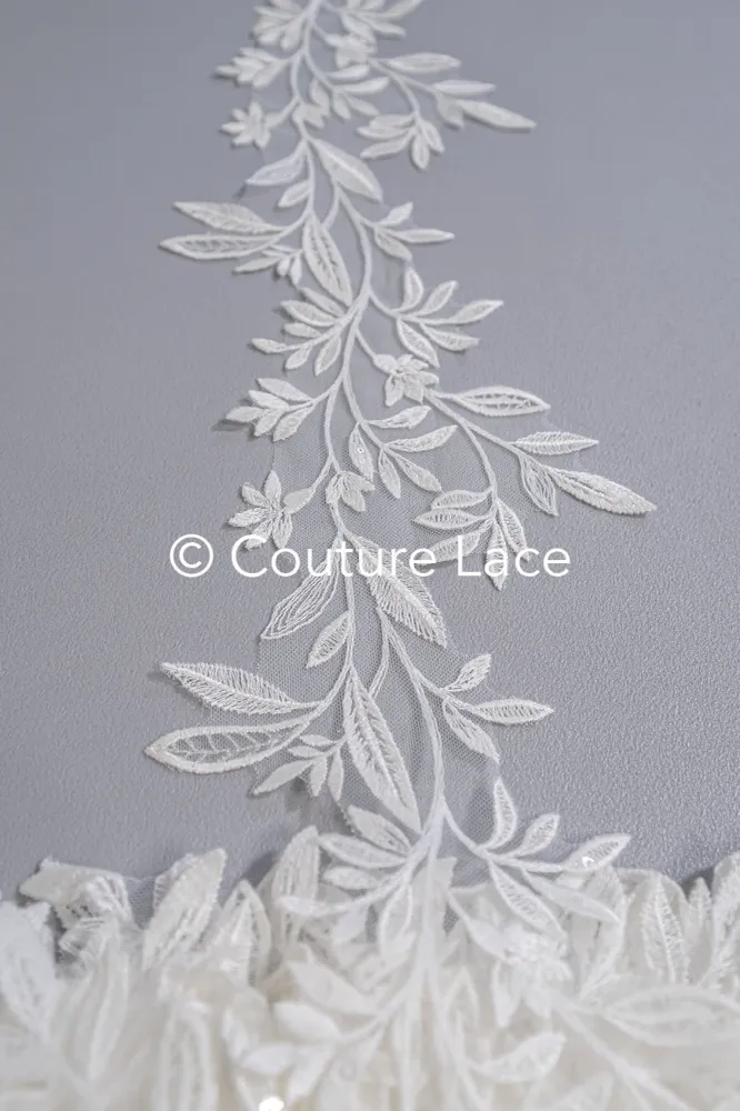 Brautspitze Borte mit Pailletten/ Spitzenborte off-white/ Braut Spitzenborte/ Spitzenborte für Brautkleid// T24-022
