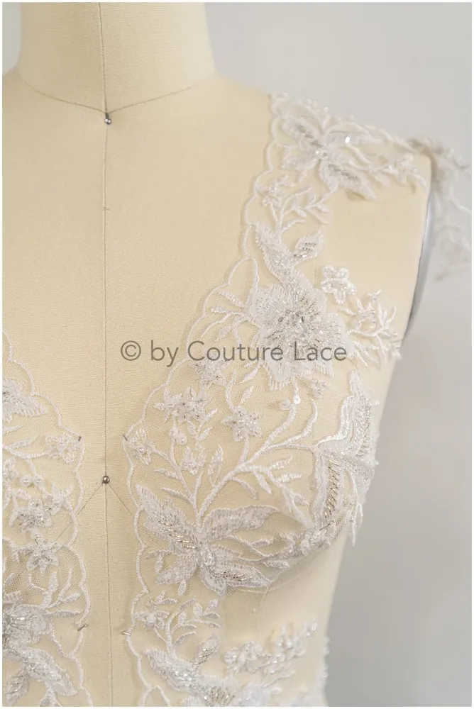 Brautspitze Borte mit Perlen & Pailletten/ Spitzenborte off-white / Braut Borte/ Spitzenborte für Brautkleid// T24-120