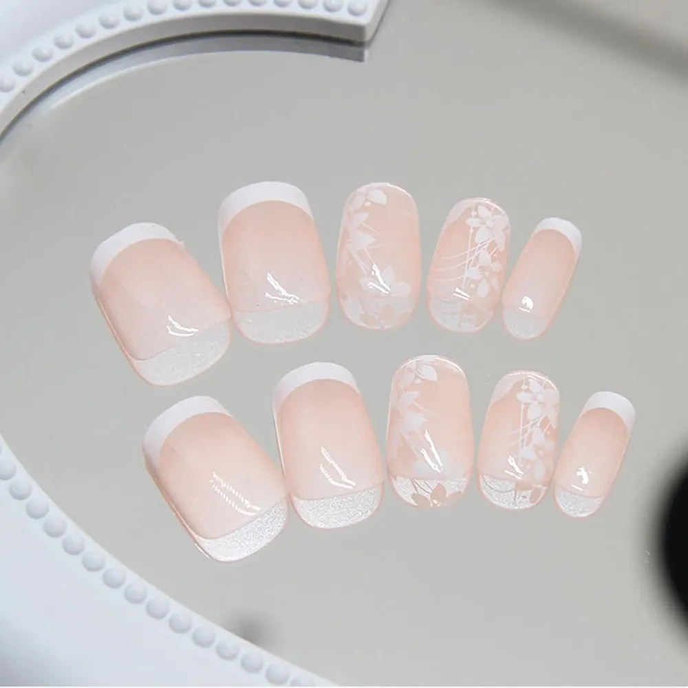 Kurze Square Pink White French Tip Press on Nägel 24 Stück