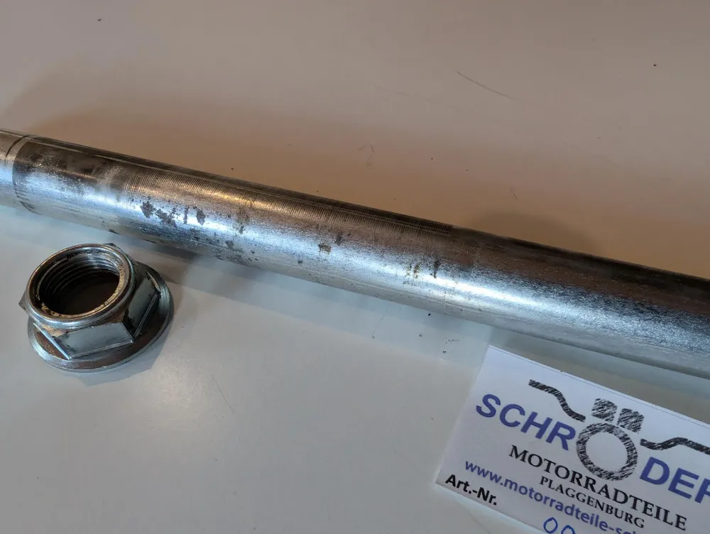 Yamaha GTS1000A 4BH Schwingenachse 4BH-22141-00 inkl. Mutter