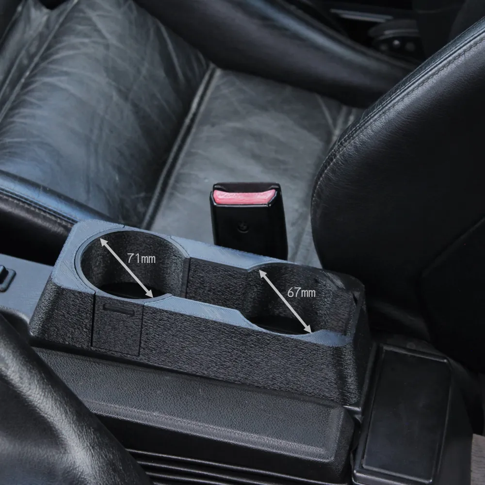 Getränkehalter für die Mittelkonsole des BMW E30 mit verstecktem Stauraum Botter Manufacturing Inc.