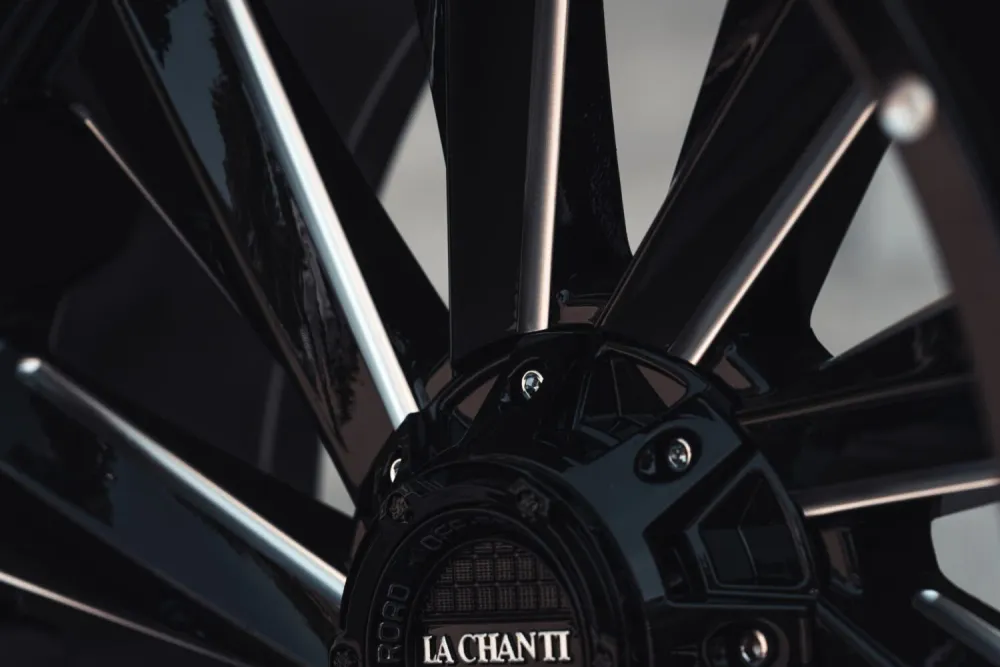 La Chanti LC-OF10 12J x 20 Zoll 5x139,7 ET-44 Glossy Black / RED