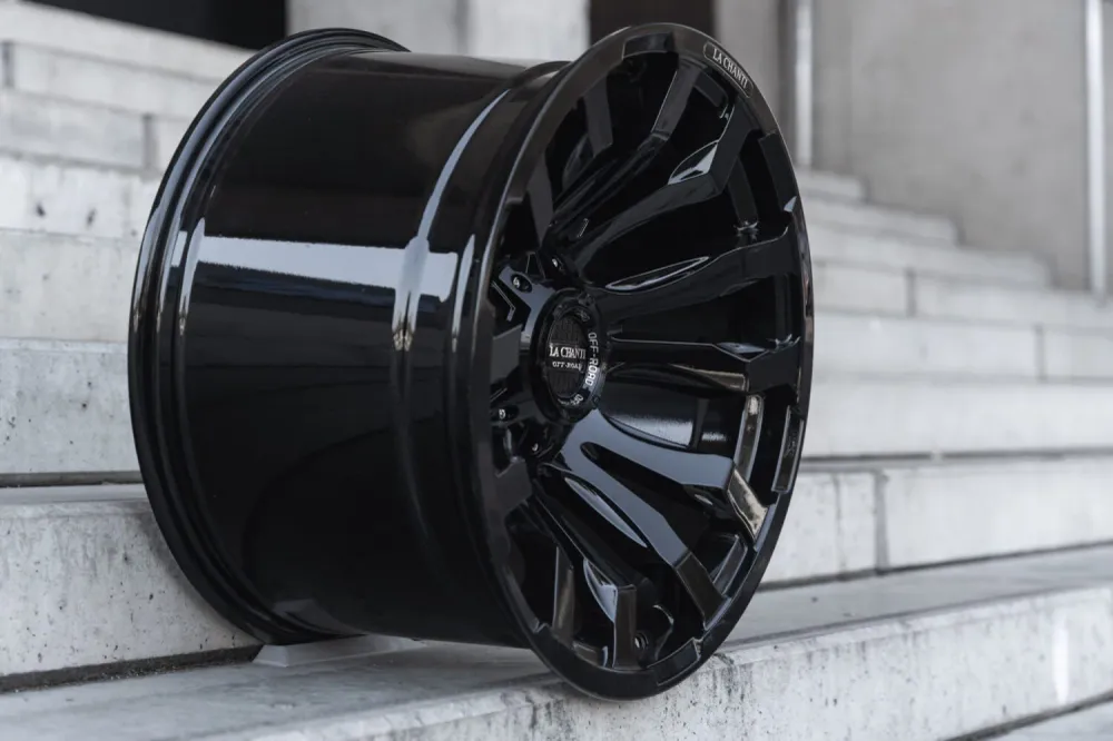 La Chanti LC-OF7 10J x 24 Zoll 6x139,7 ET20 Glossy Black Milled