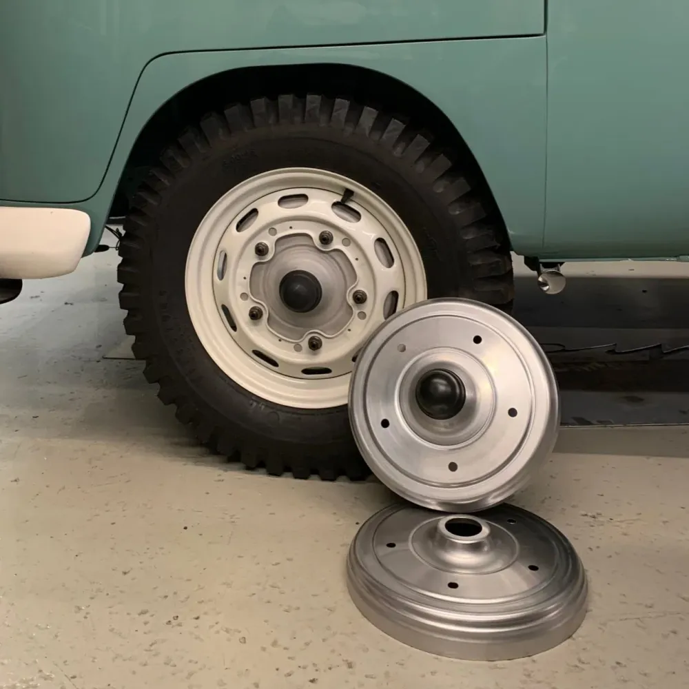 Fibersteel Drum Skinz 5x205 Scheibenbremsenabdeckung 4-teiliges Set für Porsche 550 Spyder Replica und Porsche 356