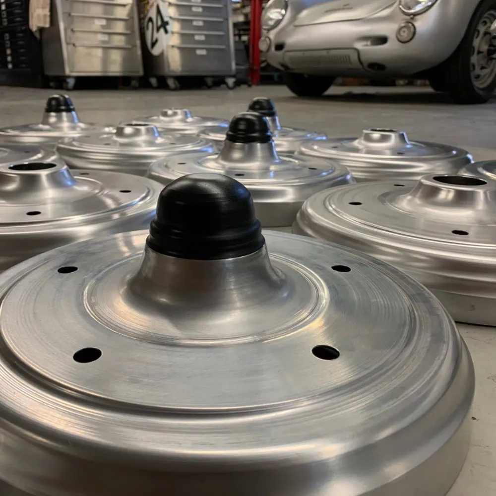 Fibersteel Drum Skinz 5x205 Scheibenbremsenabdeckung 4-teiliges Set für Porsche 550 Spyder Replica und Porsche 356