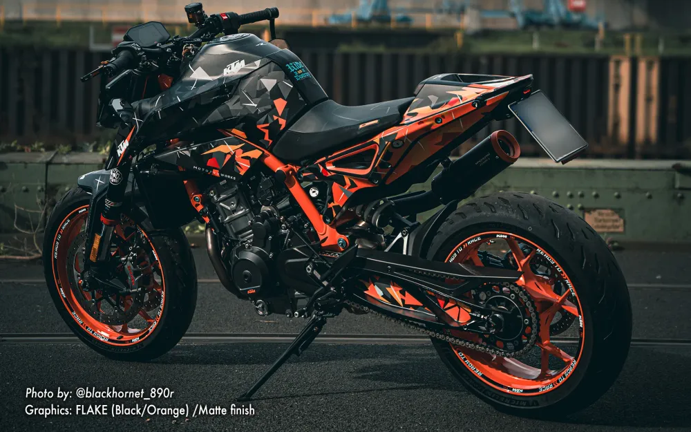 KTM 790/890 Duke DEKOR - "Flake" (Schwarz/Orange)