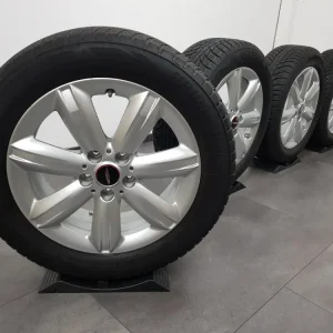 Mini Winterreifen 17 " Felgen JCW 539 205/60 R17 93H F60 Countryman 6891815 Top