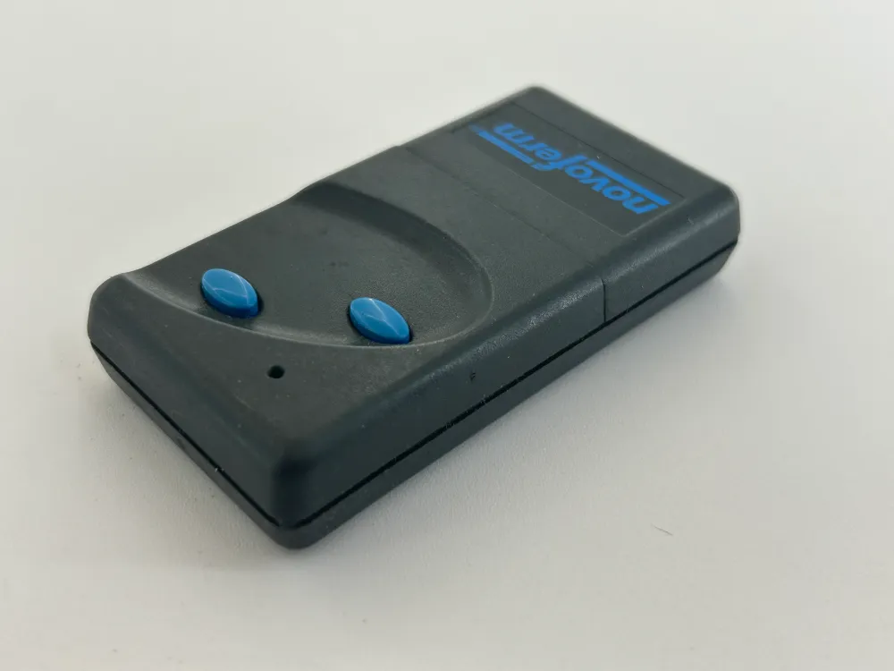 Novoferm Novomatic 403 Handsender Drücker Fernbedienung Funktaster Funk Fernsteuerung Schalter Toröffner Transmitter Handö...