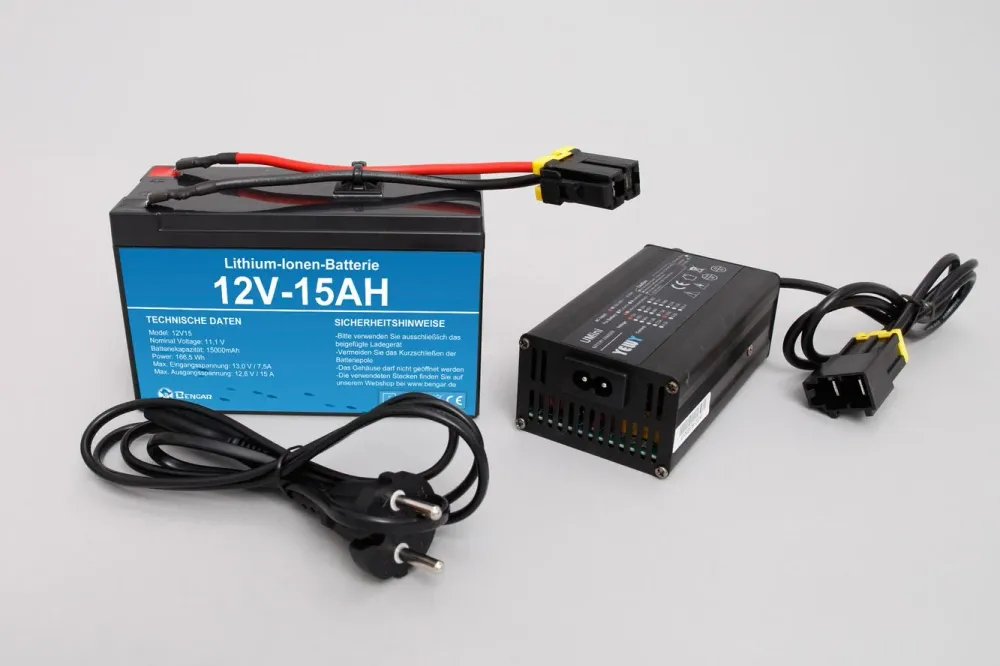 Set: Lithium Akku 12V-15Ah + Bravo BTP 12V Elektropumpe für Schlauchboote