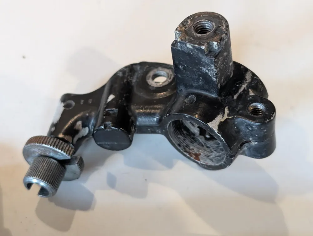 Yamaha XT550 5Y3 Kupplungshebelhalter Spiegelhalter 5Y1-82911-00