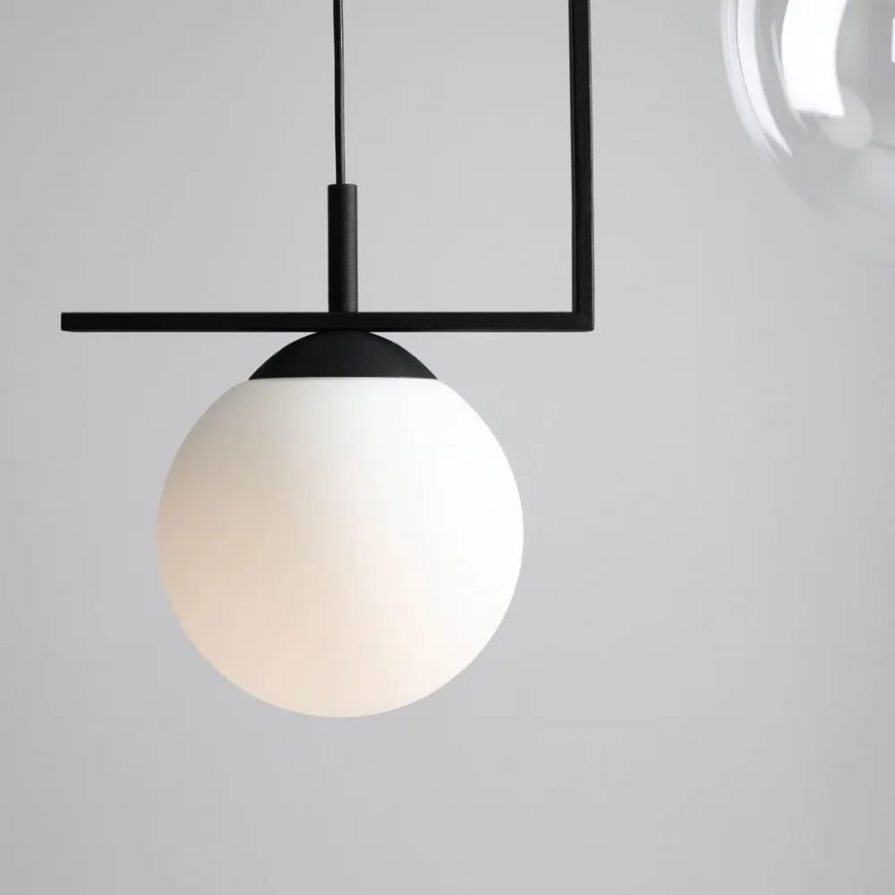 Hanging Lamp Zac Duo schwarz mit einem weißen und transparenten Lampenschirm