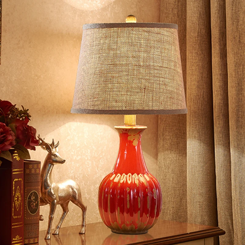 1-flammiges Keramik-Nachtlicht im ländlichen Stil, rote/blaue Vase, Schlafzimmer-Nachttischlampe mit konischem Trommel-Sto...