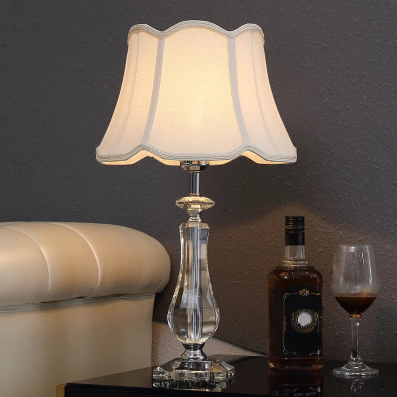 1-Kopf-Tischleuchte mit ausgestelltem/plissiertem Schirm, traditionelle Nachttischlampe aus Stoff Beige/Burgund/Himmelblau...
