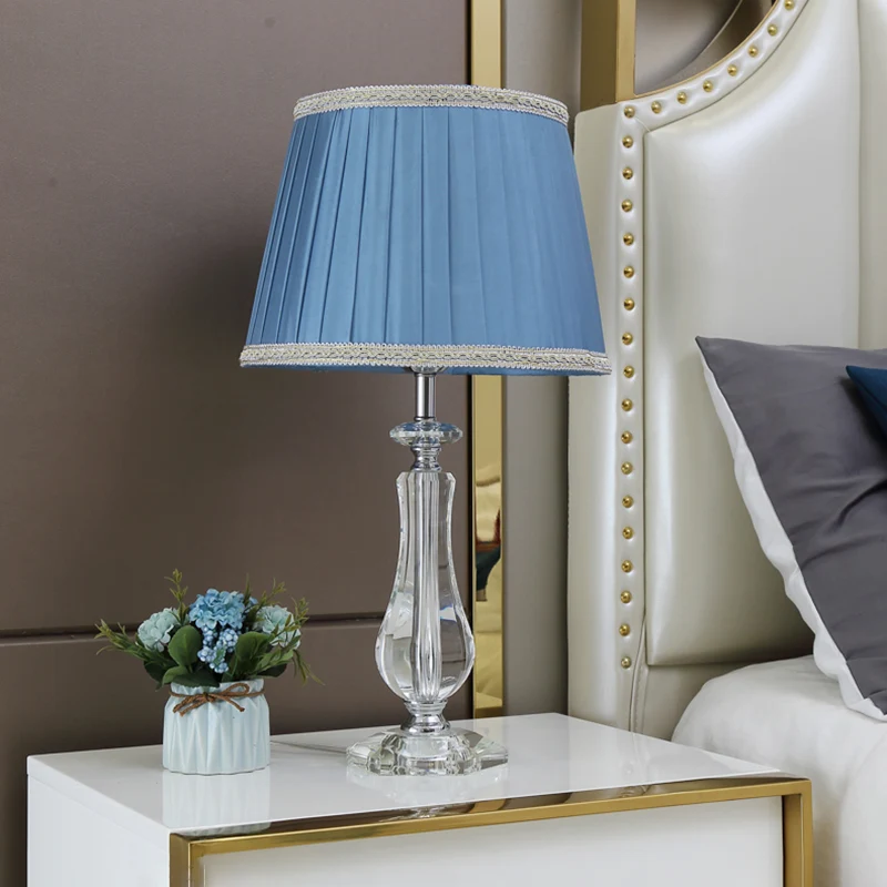 1-Kopf-Tischleuchte mit ausgestelltem/plissiertem Schirm, traditionelle Nachttischlampe aus Stoff Beige/Burgund/Himmelblau...