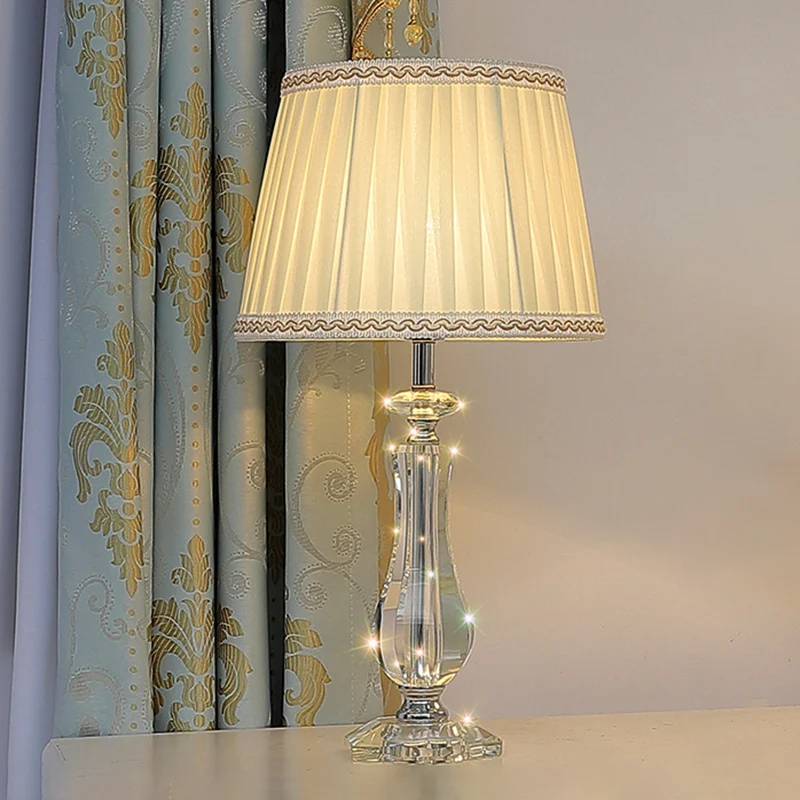 1-Kopf-Tischleuchte mit ausgestelltem/plissiertem Schirm, traditionelle Nachttischlampe aus Stoff Beige/Burgund/Himmelblau...