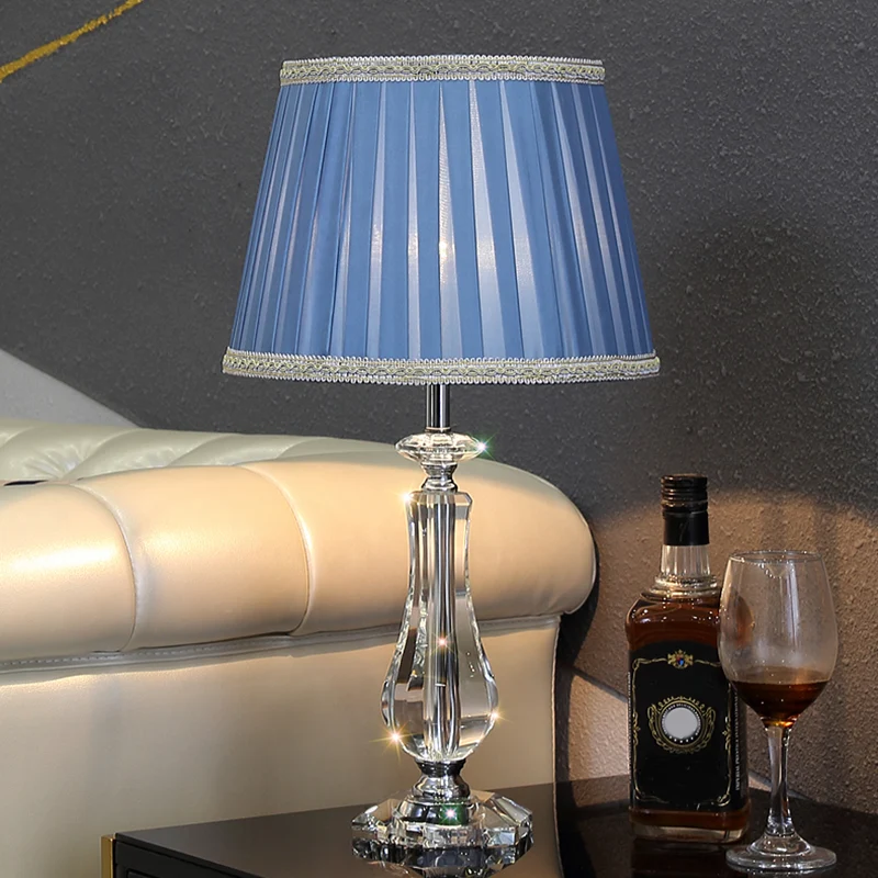 1-Kopf-Tischleuchte mit ausgestelltem/plissiertem Schirm, traditionelle Nachttischlampe aus Stoff Beige/Burgund/Himmelblau...