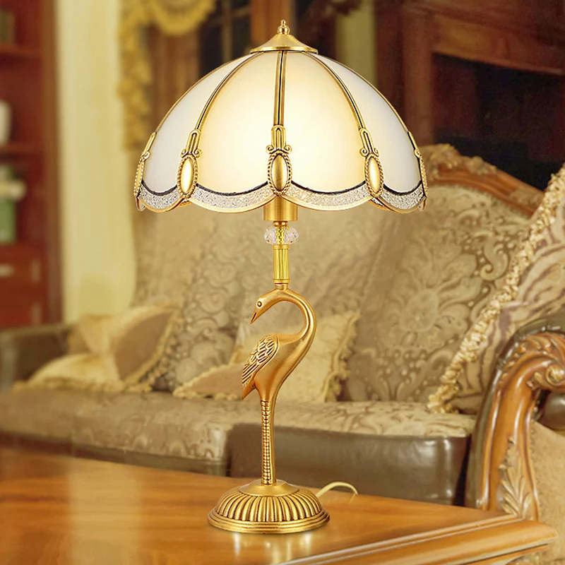 1-Licht-Nachtlampe, Vintage-Schlafzimmer-Tischlampe mit Schüssel-Milchglasschirm und Vogelsockel aus poliertem Messing Cle...
