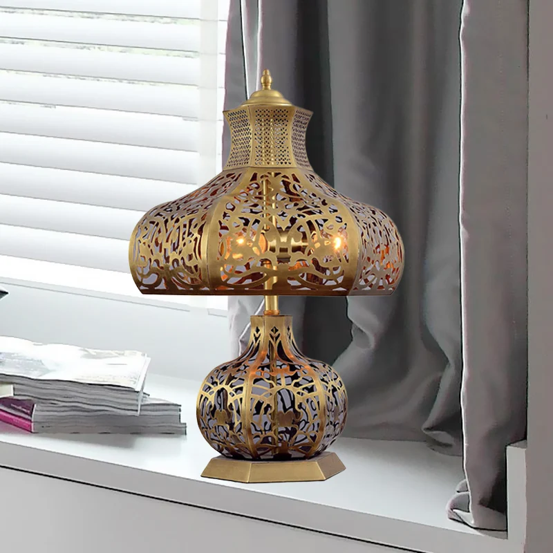3-flammige Messing-Schreibtischbeleuchtung, Vintage-Nachttischlampe mit Kronenschirm aus Metall und zwiebelförmigem Sockel...