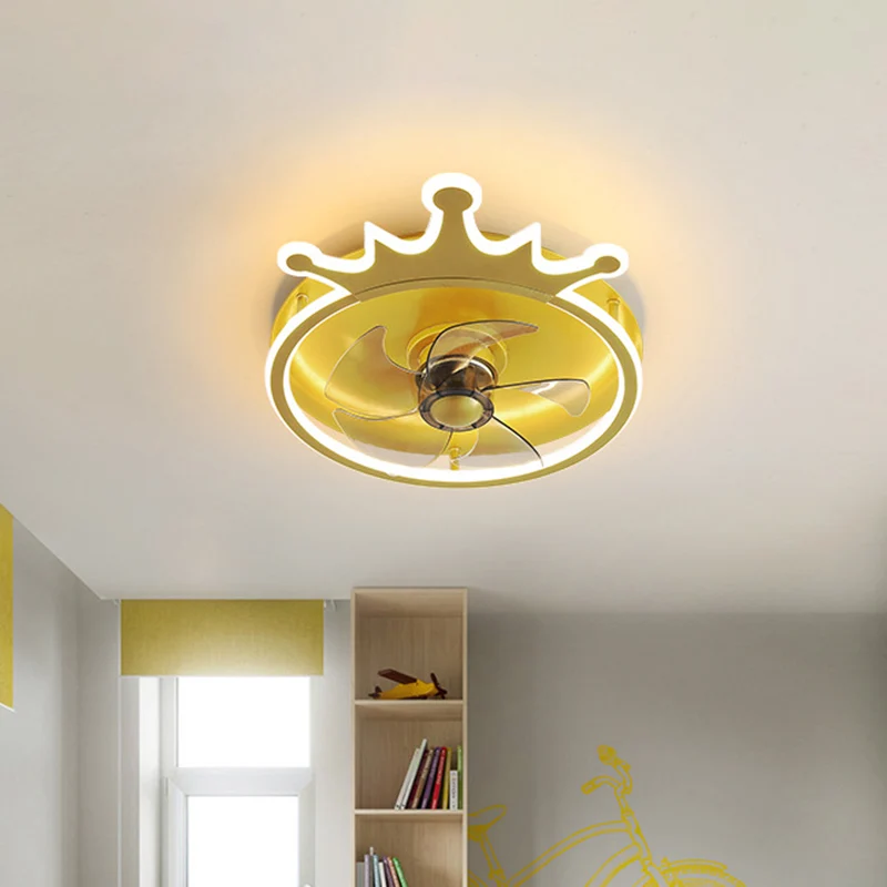 5-Blatt-LED-Schlafzimmer-Pendelventilatorleuchte, moderne, halbbündige, goldfarbene Beleuchtung mit kronenförmigem Acrylsc...