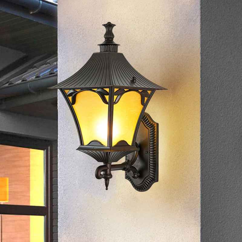 Außenleuchte mit geradem Arm, ländliches gelbes Glas, 1-flammige Wandleuchte Clearhalo