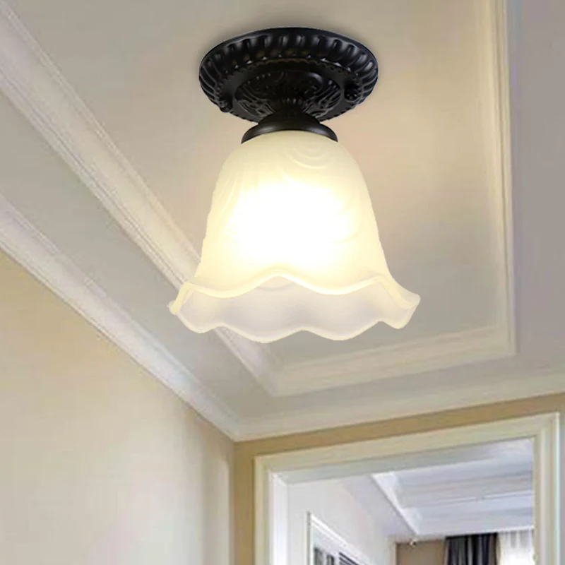 Ausgestellte Wohnzimmer-Unterputzlampe, klassisches weißes Glas, 1 Licht, schwarze Deckenbeleuchtung Clearhalo