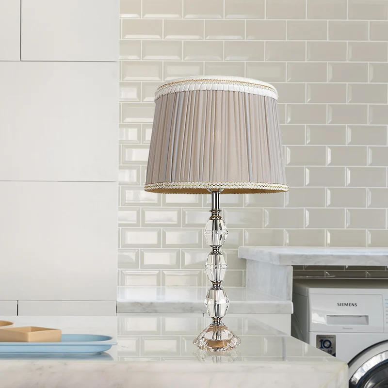 Graue Tischlampe mit 1 Licht, Traditionalismus, abgeschrägte Kristalltrommel, Nachttischleuchte für Wohnzimmer Clearhalo