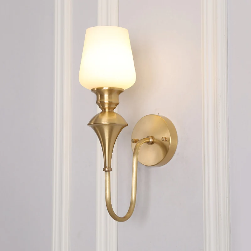 Kegelförmige Wandleuchte aus weißem Glas, traditionelle 1/2-Licht-Schlafzimmer-Wandleuchte Gold/Schwarz Clearhalo