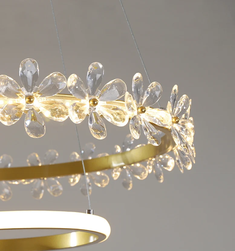 Kranz-Pendelleuchte mit Gold-Finish, minimalistischer Kristall-LED-Kronleuchter mit Metallring Clearhalo