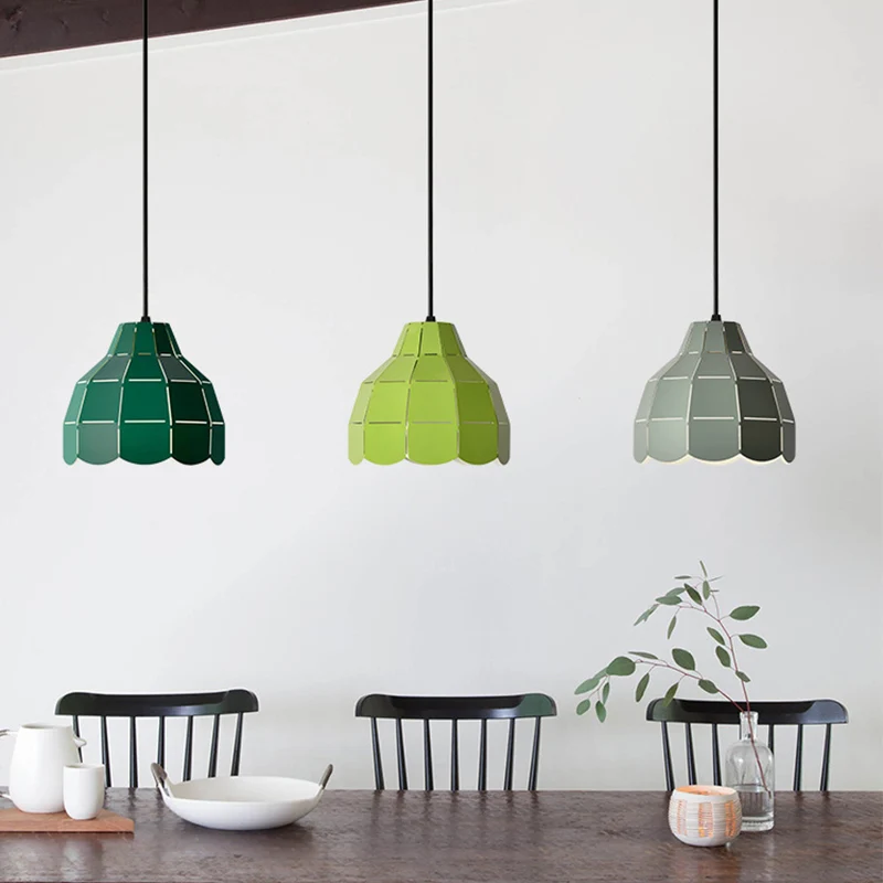 Lasergeschnittene Blumen-Aluminium-Tropfenanhänger-Macaron-Hängeleuchte mit 1 Glühbirne Grün/Gelb/Grau Clearhalo