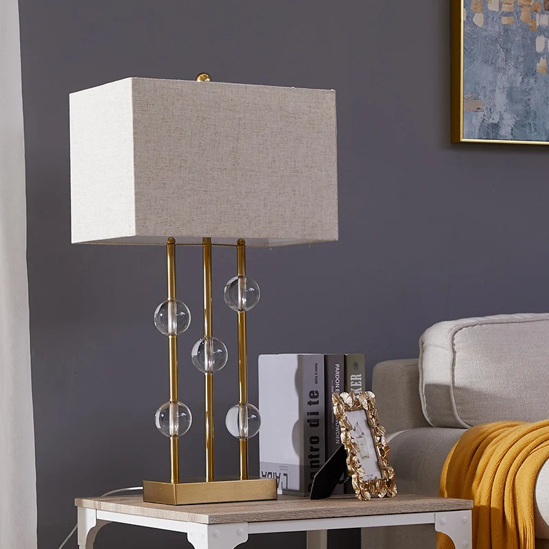 Ländliche rechteckige Nachtlicht-Tischlampe aus Stoff mit 1 Licht Beige für Schlafzimmer mit Kristalldeko Clearhalo