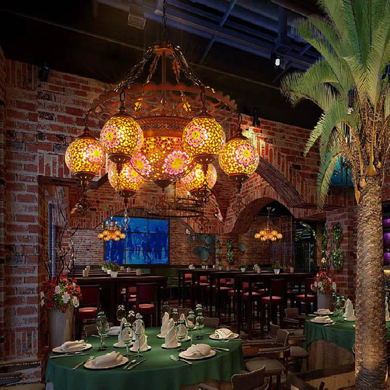 Messing-Laterne-Kronleuchter-Lampe, traditionelles Buntglas, 9 Köpfe, Restaurant-Hängeleuchte Clearhalo