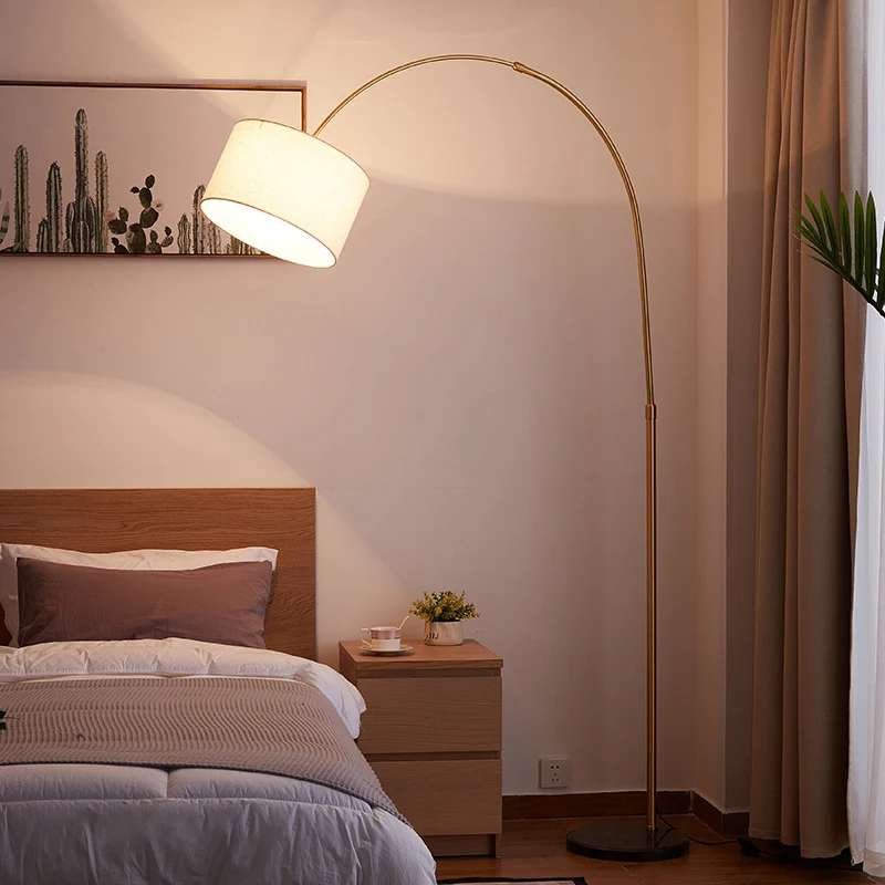 Metallische, gewölbte Bodenbeleuchtung, Minimalismus, 1 Kopf, Wohnzimmer-Stehlampe mit Trommelstoffschirm Gold Clearhalo