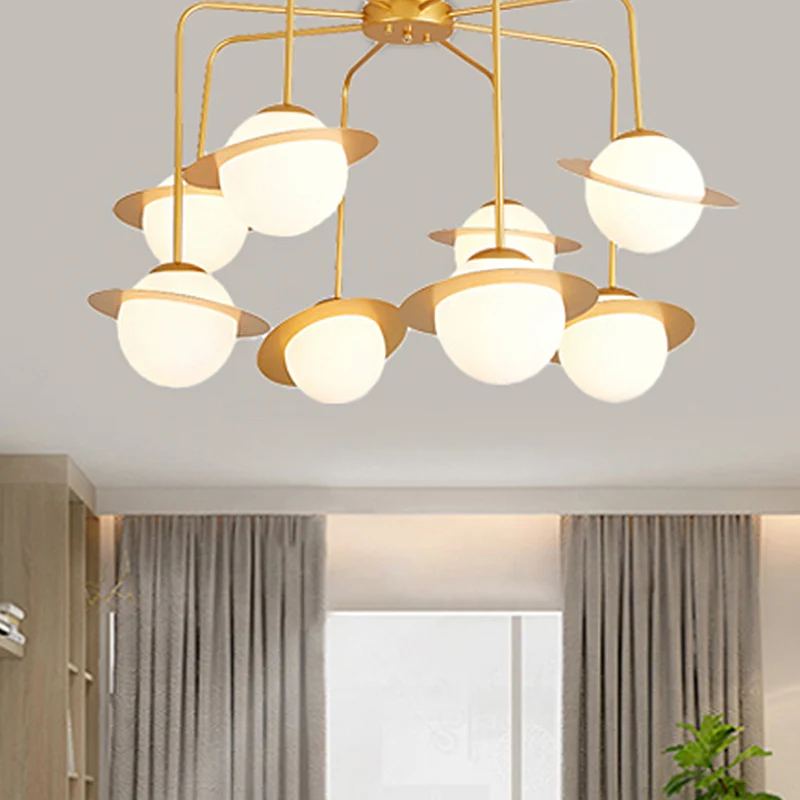 Metall-Radial-Kronleuchter, moderne 8-flammige Gold/Chrom-LED-Hänge-Deckenleuchte mit weißem Glaskugelschirm Clearhalo